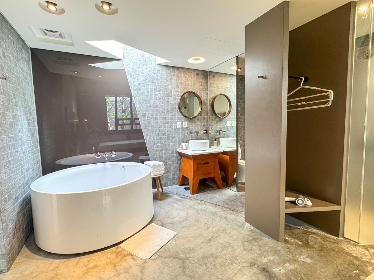 20250829-thm0f 20250829-thm0f