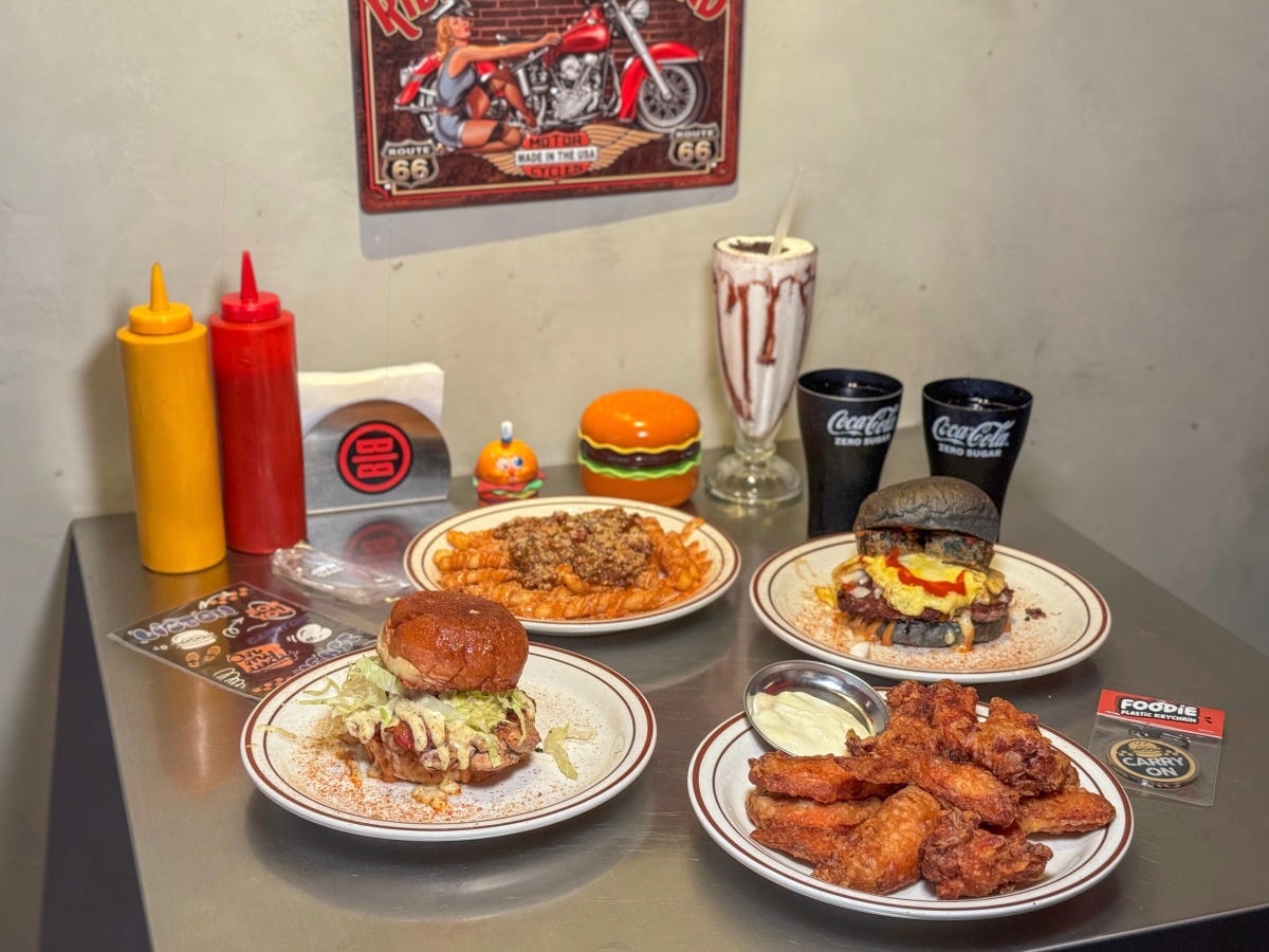 ❤美食分享❤【Bounce Back】台北東區宵夜族的天堂!手拍肉排、爆汁醬料的味蕾暴擊 🍔✨ - 第8張圖