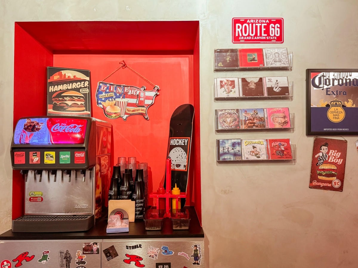 ❤美食分享❤【Bounce Back】台北東區宵夜族的天堂!手拍肉排、爆汁醬料的味蕾暴擊 🍔✨ - 第3張圖