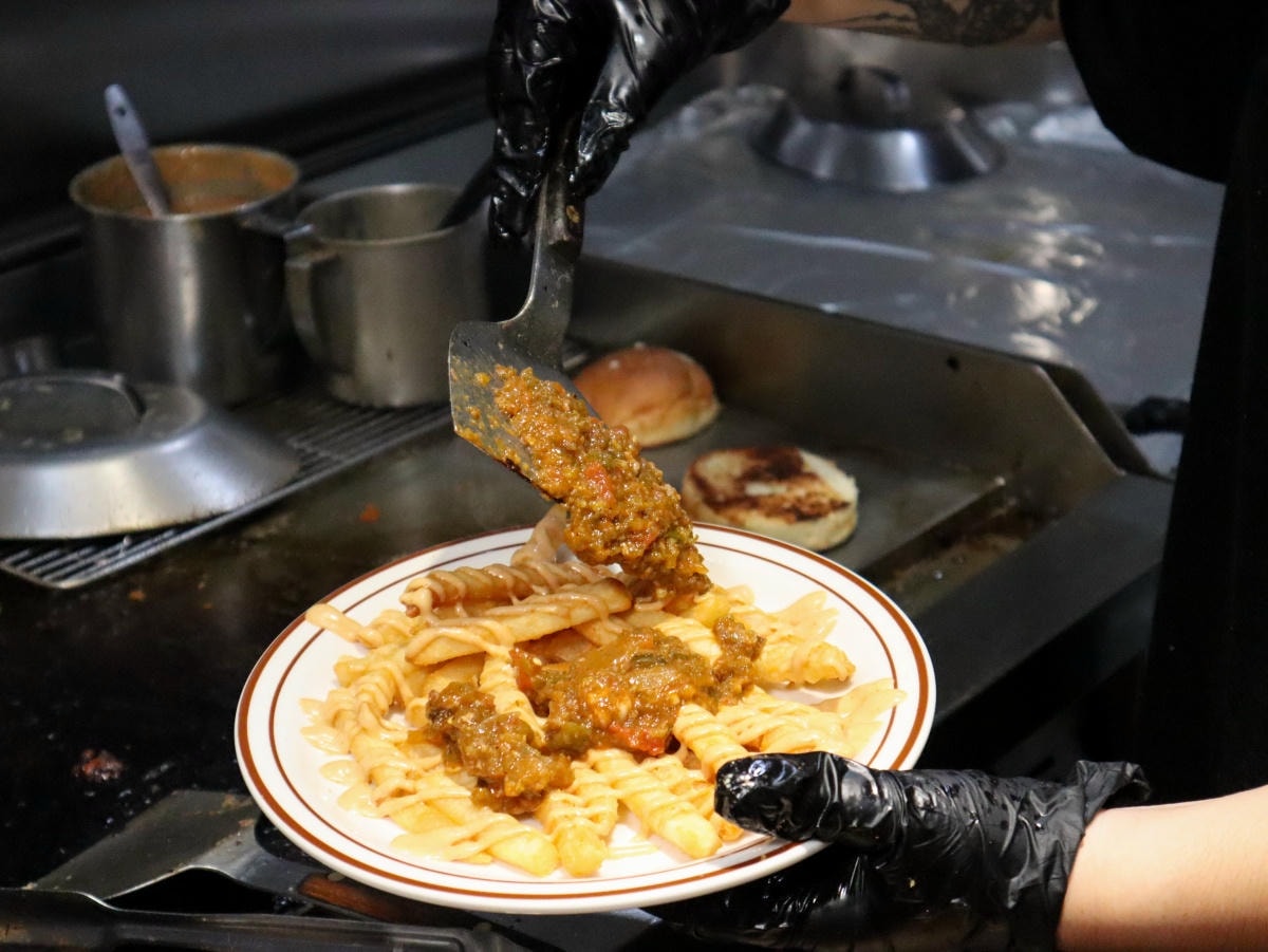 ❤美食分享❤【Bounce Back】台北東區宵夜族的天堂!手拍肉排、爆汁醬料的味蕾暴擊 🍔✨ - 第17張圖