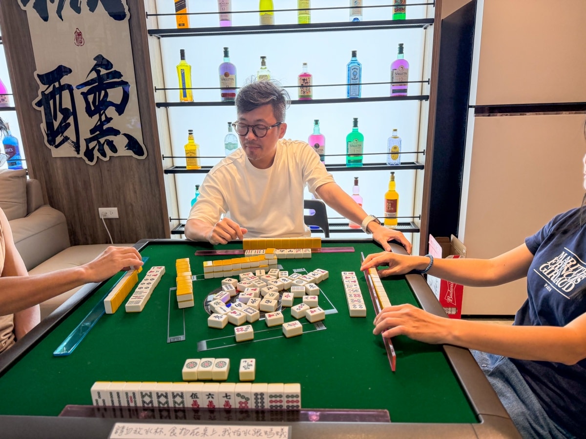 ❤旅宿分享❤【13 villa】宜蘭三星鄉十足好玩小包棟。颳風下雨也不怕！微醺酒牆 X 電動麻將 X KTV 舒心輕旅行