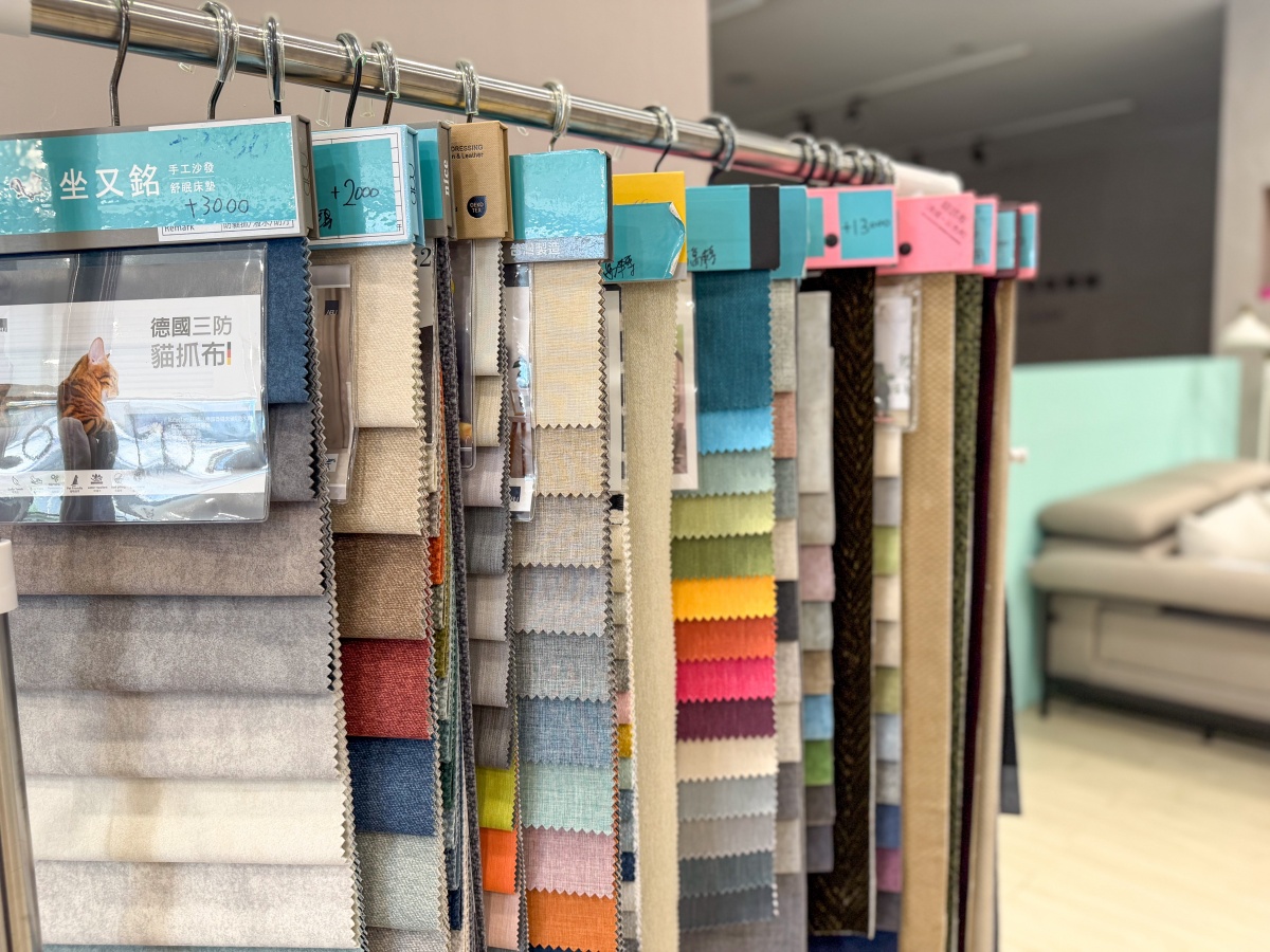❤家居分享❤【坐又銘沙發-桃園幸福門市】桃園沙發推薦|電動沙發、客製化沙發、貓抓布一次看! - 第37張圖