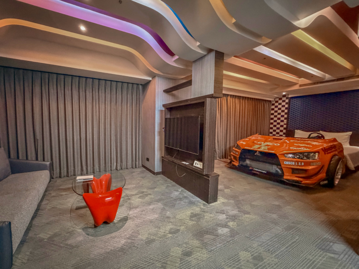 ❤旅宿分享❤【宮賞大飯店・賽車房】把《極速傳說》搬進現實!高雄最狂主題房、下午茶&早餐、兒童天地一次玩到飽 - 第7張圖
