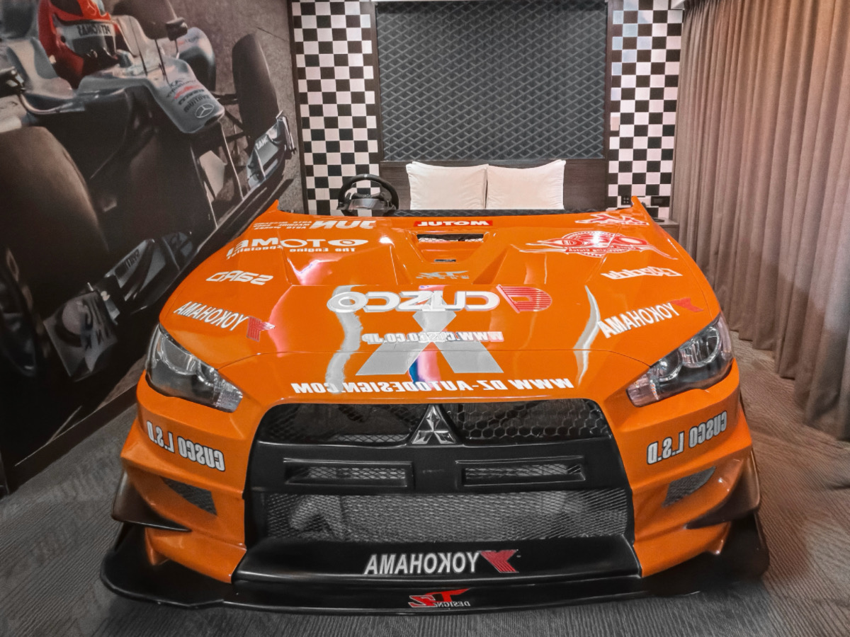 ❤旅宿分享❤【宮賞大飯店・賽車房】把《極速傳說》搬進現實!高雄最狂主題房、下午茶&早餐、兒童天地一次玩到飽 - 第1張圖