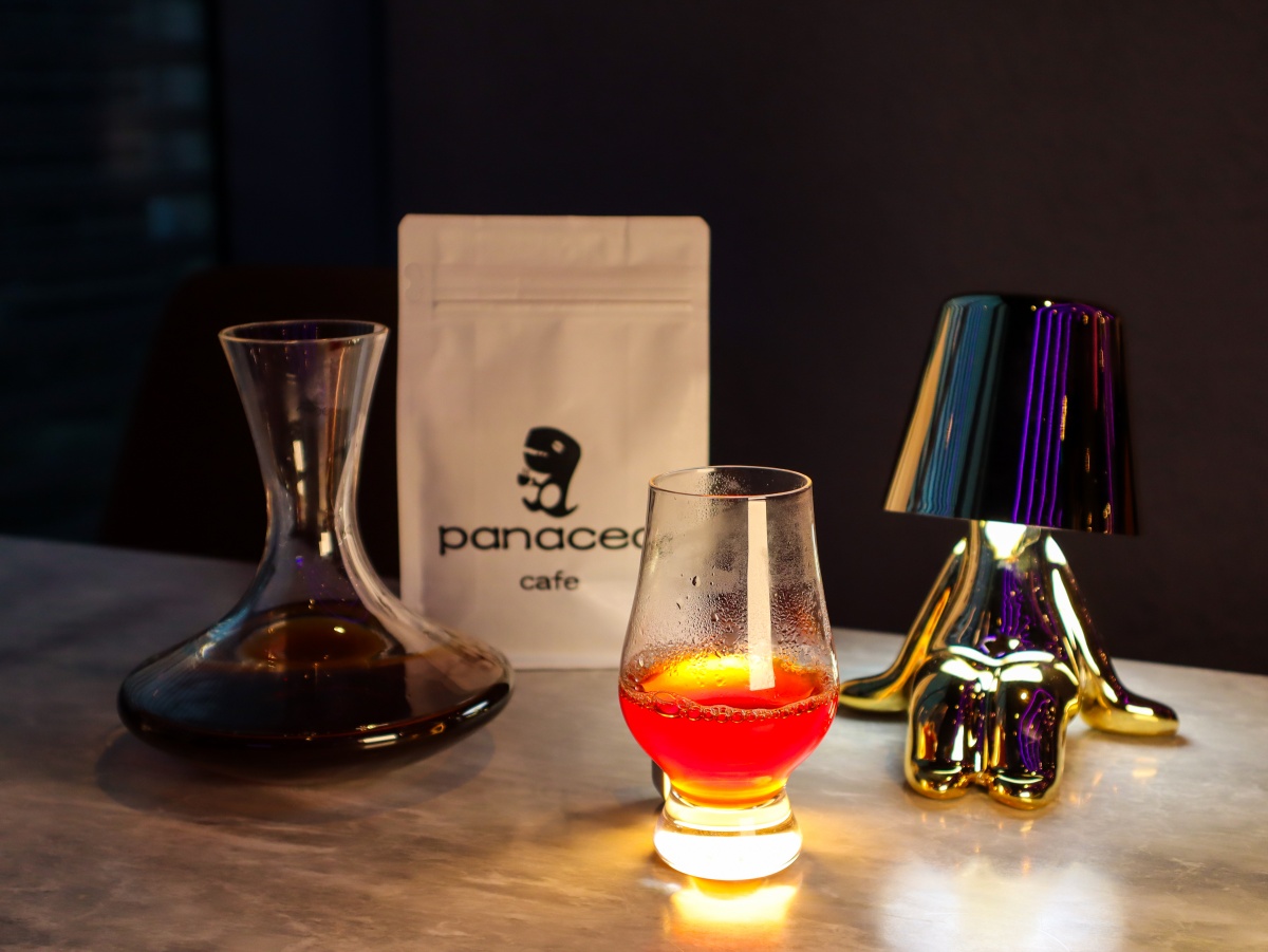 ❤美食分享❤【龍火 Panacea Cafe 新莊宏匯廣場】全台唯一 Coffee Raves 咖啡館｜日咖夜酒 × 黑蒜料理 × 精品咖啡一次體驗
