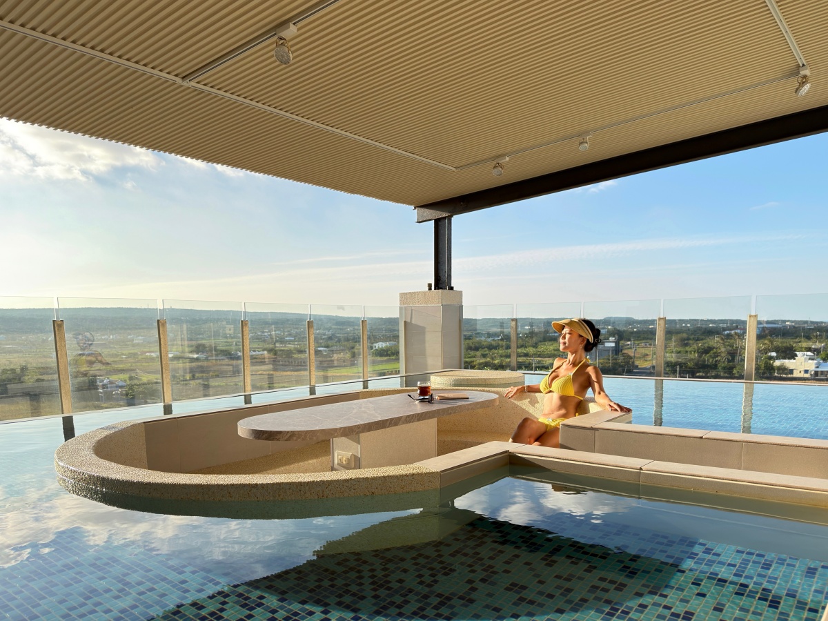 ❤旅宿分享❤【沄玥Villa】獨享國境之眼無邊際泳池｜一邊戲水一邊看日落的恆春夢幻包棟民宿