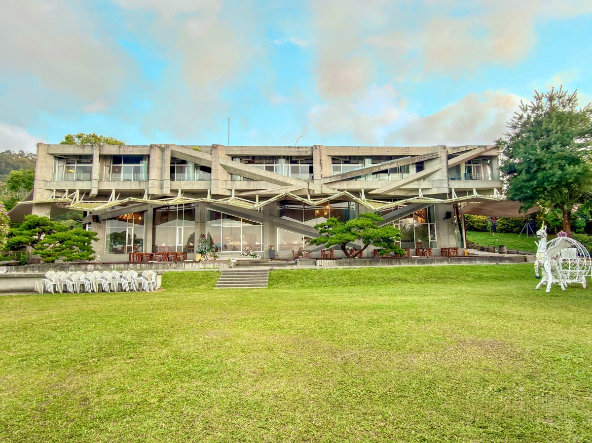 ❤旅宿分享❤【華山觀止一泊二食】住進雲霧與風月之間|清水模玻璃屋、觀景豪華套房、山景夜景與精緻套餐 - 第2張圖 ❤旅宿分享❤【華山觀止一泊二食】住進雲霧與風月之間|清水模玻璃屋、觀景豪華套房、山景夜景與精緻套餐