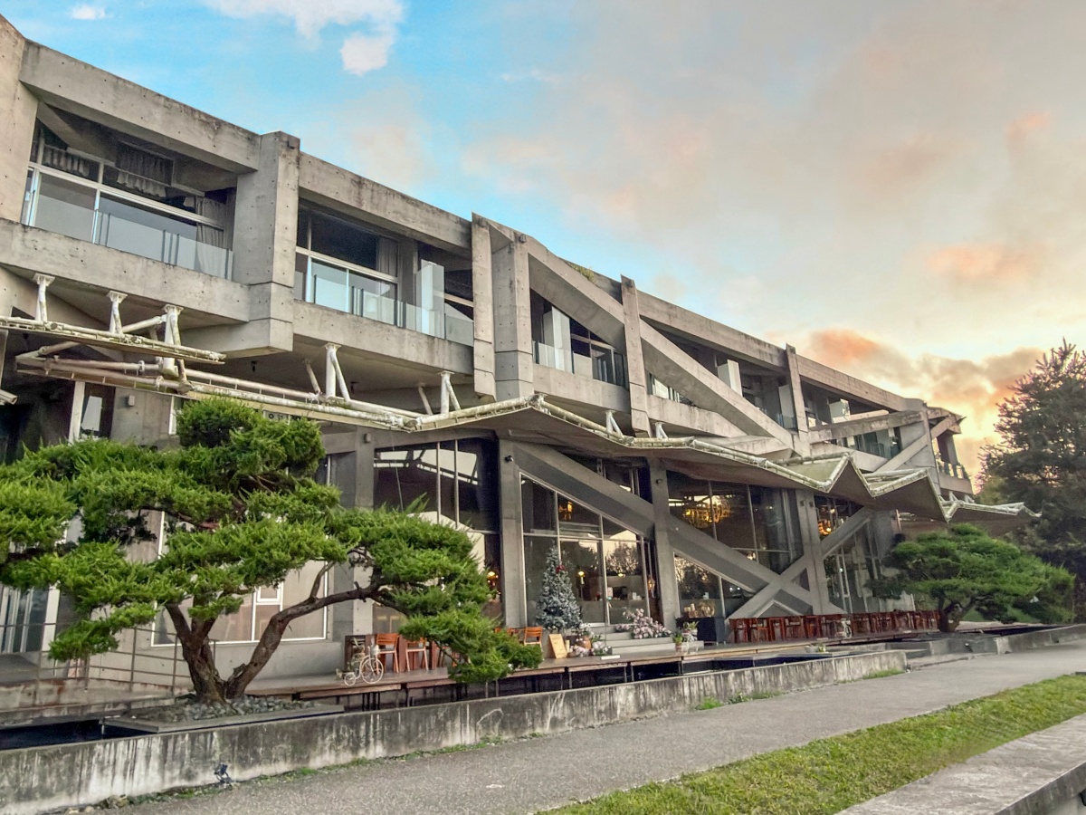 ❤旅宿分享❤【華山觀止一泊二食】住進雲霧與風月之間|清水模玻璃屋、觀景豪華套房、山景夜景與精緻套餐 - 第7張圖 ❤旅宿分享❤【華山觀止一泊二食】住進雲霧與風月之間|清水模玻璃屋、觀景豪華套房、山景夜景與精緻套餐