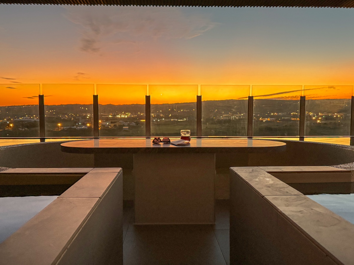 ❤旅宿分享❤【沄玥Villa】獨享國境之眼無邊際泳池｜一邊戲水一邊看日落的恆春夢幻包棟民宿