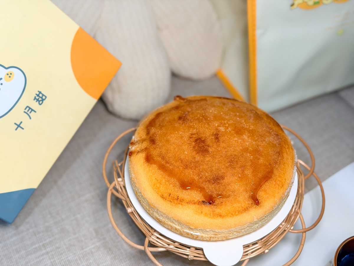 ❤美食分享❤【十月甜大墩門市新開幕|炙燒太陽 波士頓派開箱實吃】台中甜點推薦。12/11全新開幕。不敢相信太陽餅跟波士頓派合體了! - 第6張圖 ❤美食分享❤【十月甜大墩門市新開幕|炙燒太陽 波士頓派開箱實吃】台中甜點推薦。12/11全新開幕。不敢相信太陽餅跟波士頓派合體了!