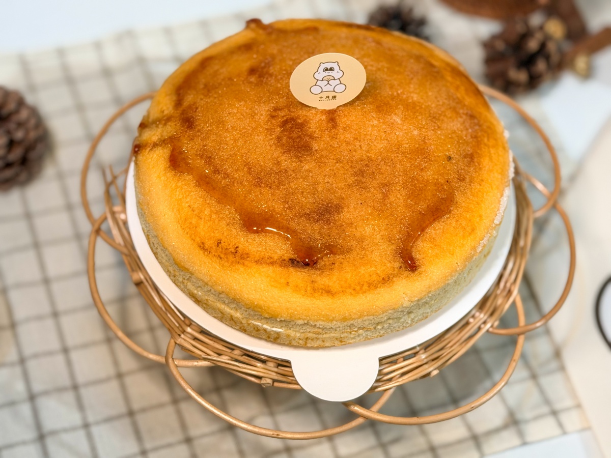 ❤美食分享❤【十月甜大墩門市新開幕|炙燒太陽 波士頓派開箱實吃】台中甜點推薦。12/11全新開幕。不敢相信太陽餅跟波士頓派合體了! - 第7張圖 ❤美食分享❤【十月甜大墩門市新開幕|炙燒太陽 波士頓派開箱實吃】台中甜點推薦。12/11全新開幕。不敢相信太陽餅跟波士頓派合體了!