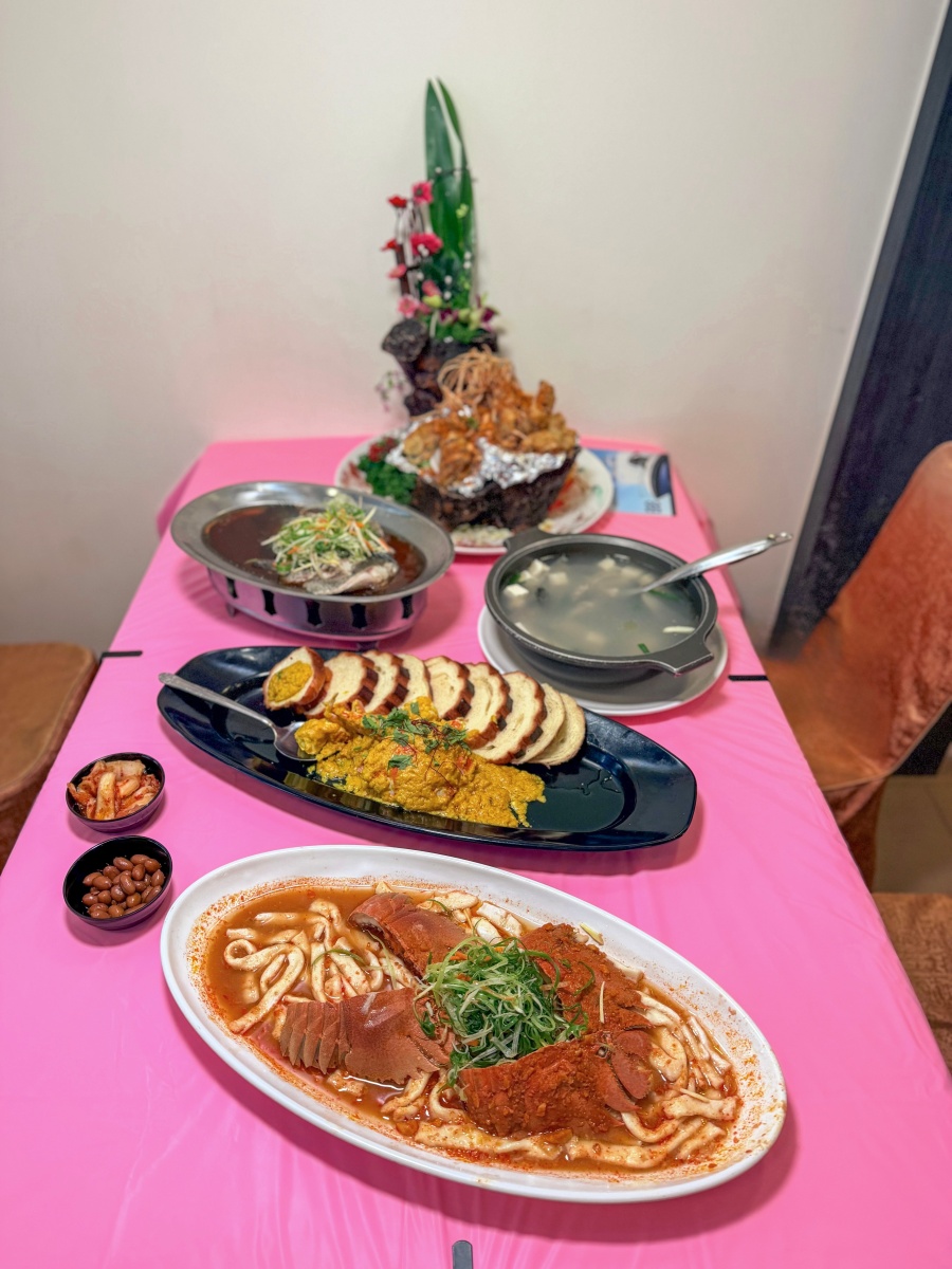 ❤美食分享❤【蟹老闆活海鮮】烏石港推薦海鮮餐廳｜好友餞行的那桌在地海味