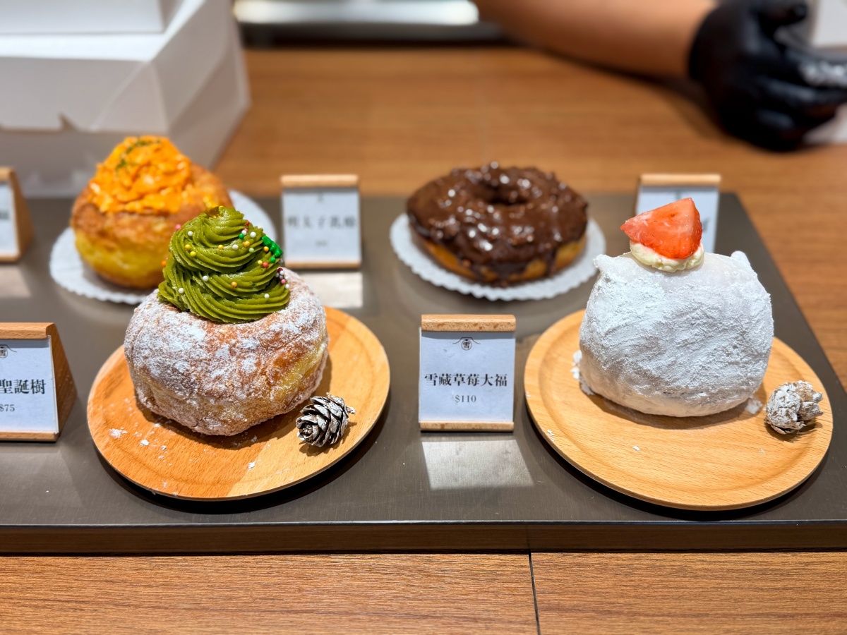 ❤美食分享❤【雪系町生ドーナツ】台北甜甜圈推薦｜聖誕雪藏童話 限定四款新品完整開箱與心得