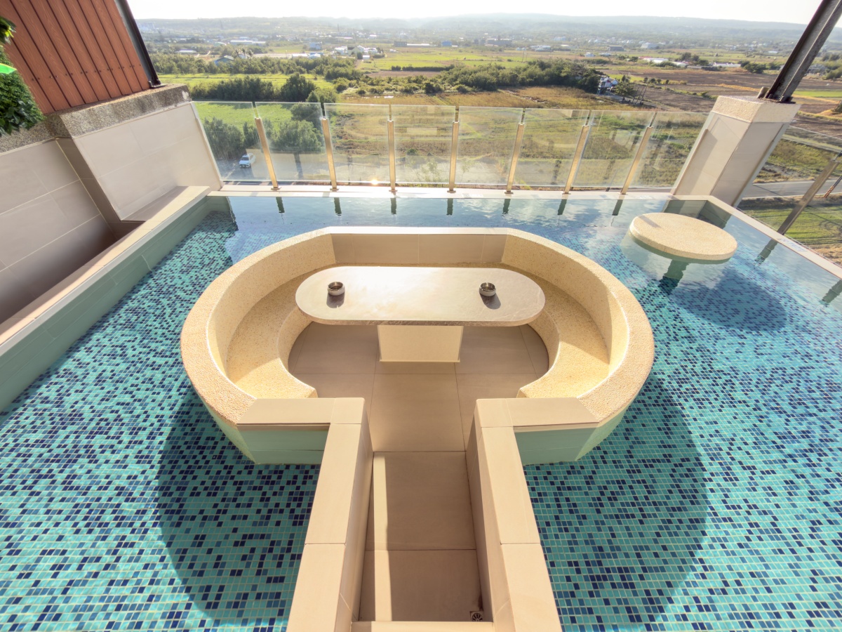 ❤旅宿分享❤【沄玥Villa】獨享國境之眼無邊際泳池｜一邊戲水一邊看日落的恆春夢幻包棟民宿