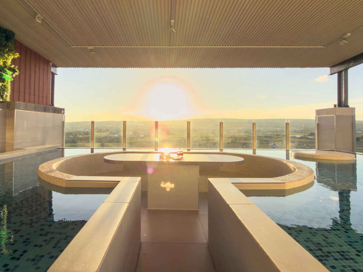 ❤旅宿分享❤【沄玥Villa】獨享國境之眼無邊際泳池｜一邊戲水一邊看日落的恆春夢幻包棟民宿