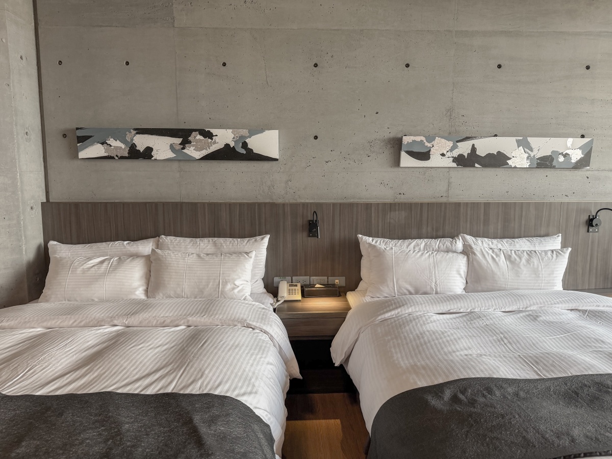 ❤旅宿分享❤【華山觀止一泊二食】住進雲霧與風月之間|清水模玻璃屋、觀景豪華套房、山景夜景與精緻套餐 - 第11張圖 ❤旅宿分享❤【華山觀止一泊二食】住進雲霧與風月之間|清水模玻璃屋、觀景豪華套房、山景夜景與精緻套餐