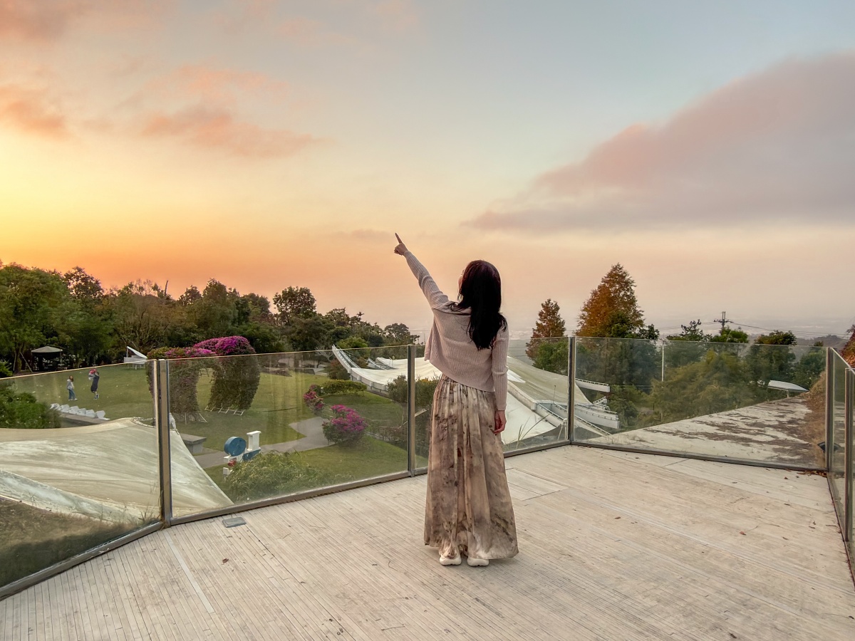 ❤旅宿分享❤【華山觀止一泊二食】住進雲霧與風月之間|清水模玻璃屋、觀景豪華套房、山景夜景與精緻套餐 - 第3張圖 ❤旅宿分享❤【華山觀止一泊二食】住進雲霧與風月之間|清水模玻璃屋、觀景豪華套房、山景夜景與精緻套餐