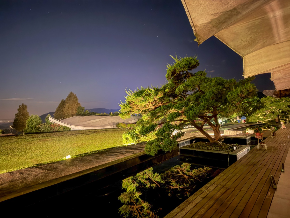 ❤旅宿分享❤【華山觀止一泊二食】住進雲霧與風月之間|清水模玻璃屋、觀景豪華套房、山景夜景與精緻套餐 - 第31張圖 ❤旅宿分享❤【華山觀止一泊二食】住進雲霧與風月之間|清水模玻璃屋、觀景豪華套房、山景夜景與精緻套餐