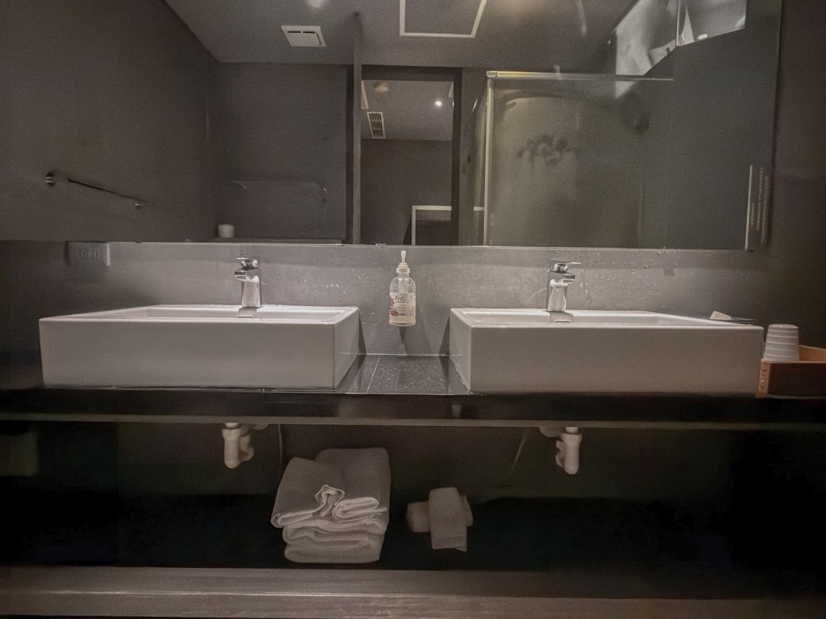 ❤旅宿分享❤【華山觀止一泊二食】住進雲霧與風月之間|清水模玻璃屋、觀景豪華套房、山景夜景與精緻套餐 - 第20張圖 ❤旅宿分享❤【華山觀止一泊二食】住進雲霧與風月之間|清水模玻璃屋、觀景豪華套房、山景夜景與精緻套餐