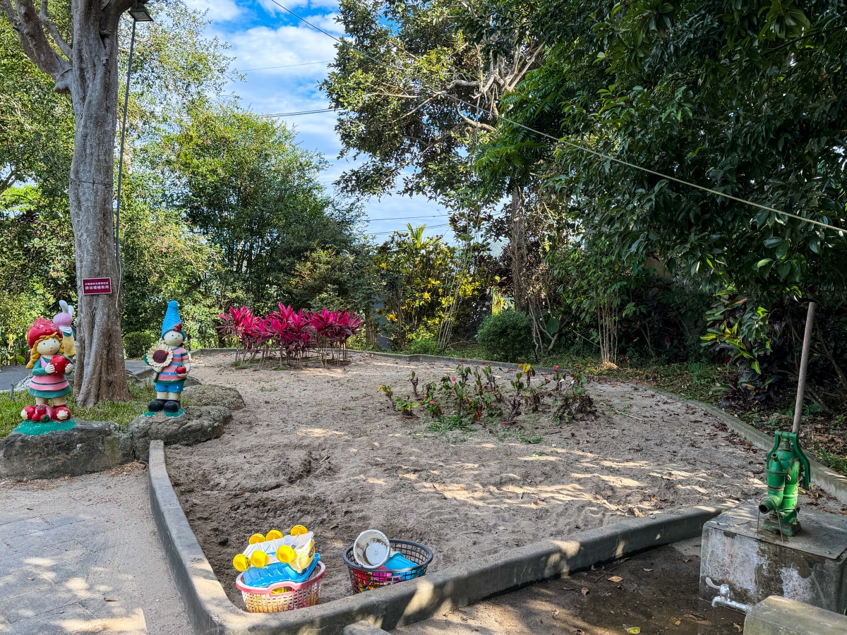❤旅宿分享❤【華山觀止一泊二食】住進雲霧與風月之間|清水模玻璃屋、觀景豪華套房、山景夜景與精緻套餐 - 第33張圖 ❤旅宿分享❤【華山觀止一泊二食】住進雲霧與風月之間|清水模玻璃屋、觀景豪華套房、山景夜景與精緻套餐