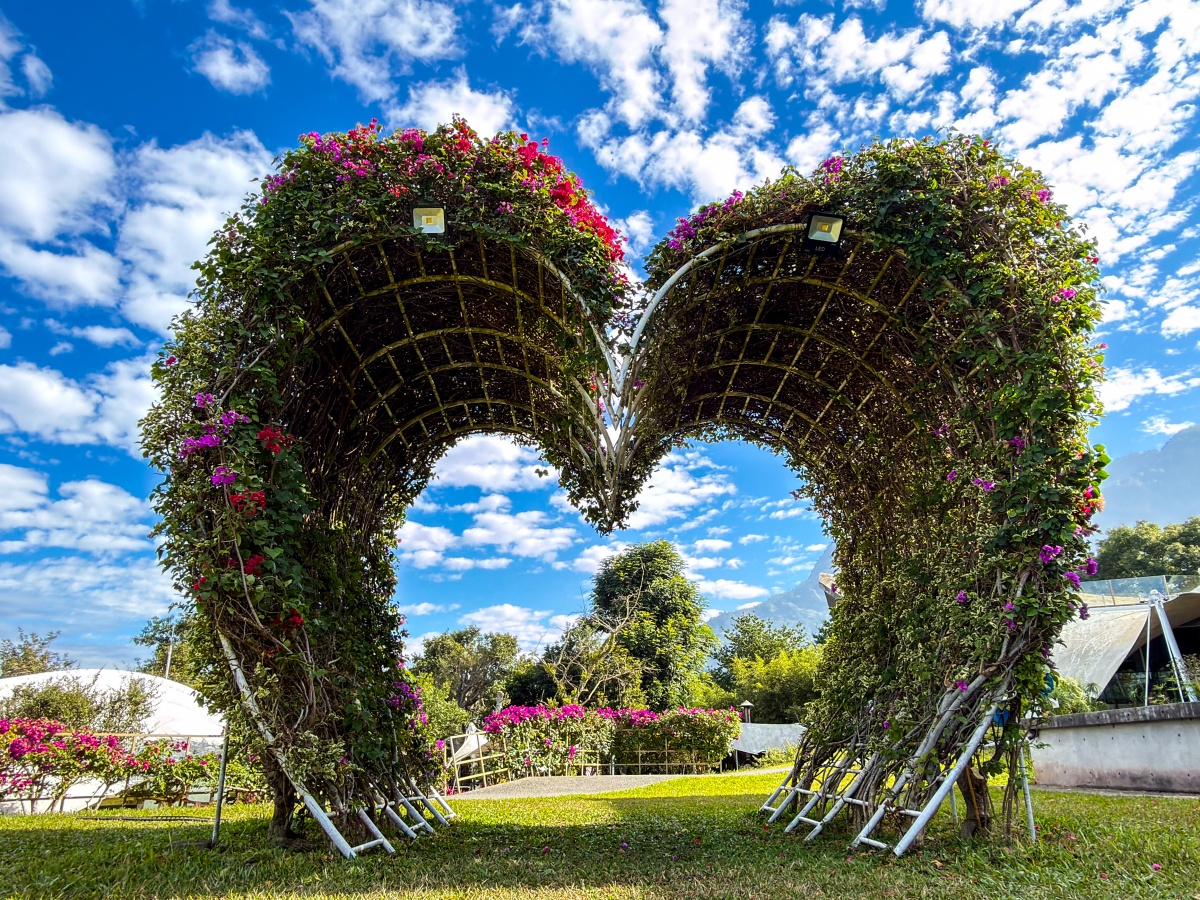 ❤旅宿分享❤【華山觀止一泊二食】住進雲霧與風月之間|清水模玻璃屋、觀景豪華套房、山景夜景與精緻套餐 - 第41張圖 ❤旅宿分享❤【華山觀止一泊二食】住進雲霧與風月之間|清水模玻璃屋、觀景豪華套房、山景夜景與精緻套餐