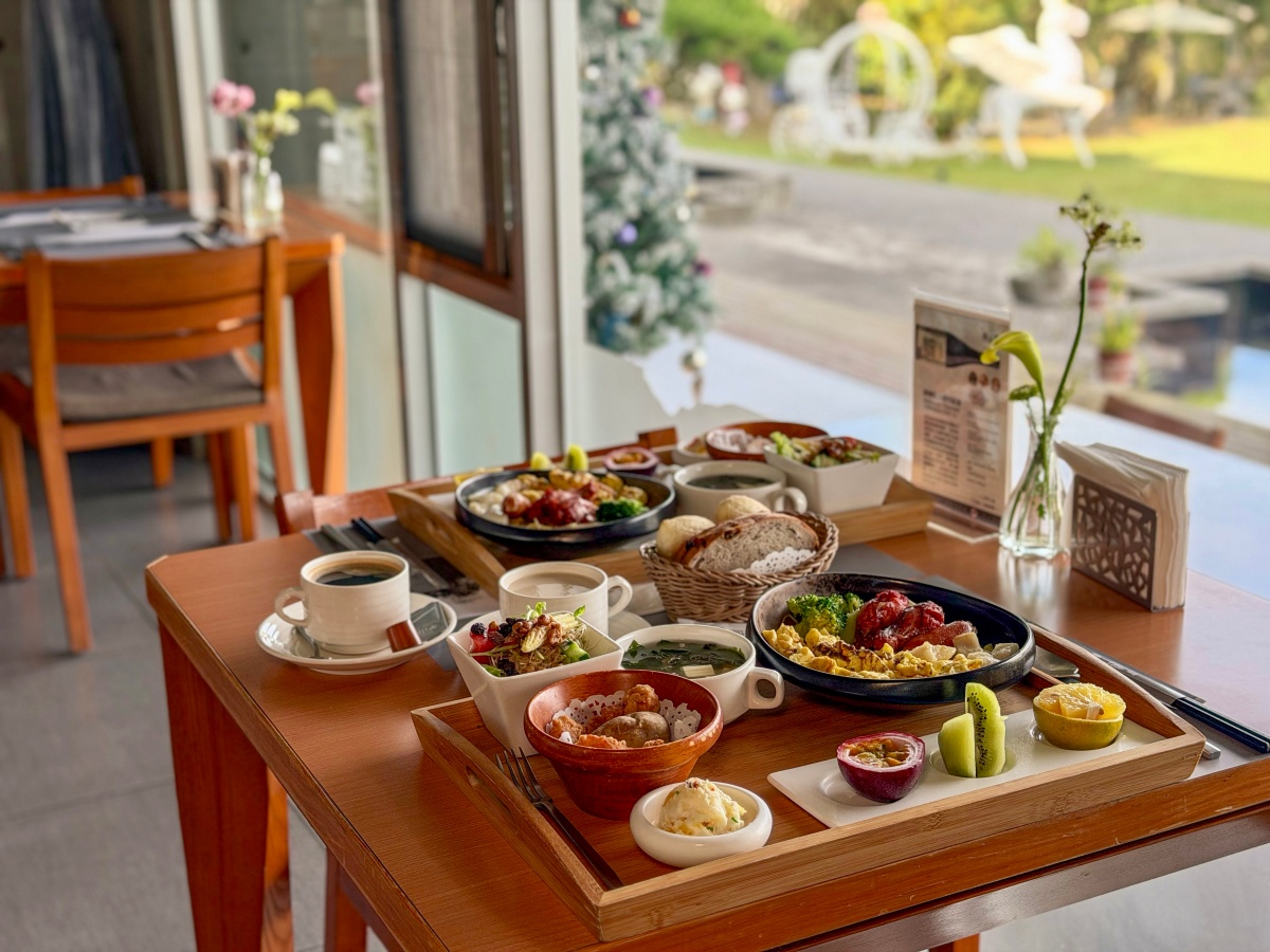 ❤旅宿分享❤【華山觀止一泊二食】住進雲霧與風月之間|清水模玻璃屋、觀景豪華套房、山景夜景與精緻套餐 - 第54張圖 ❤旅宿分享❤【華山觀止一泊二食】住進雲霧與風月之間|清水模玻璃屋、觀景豪華套房、山景夜景與精緻套餐