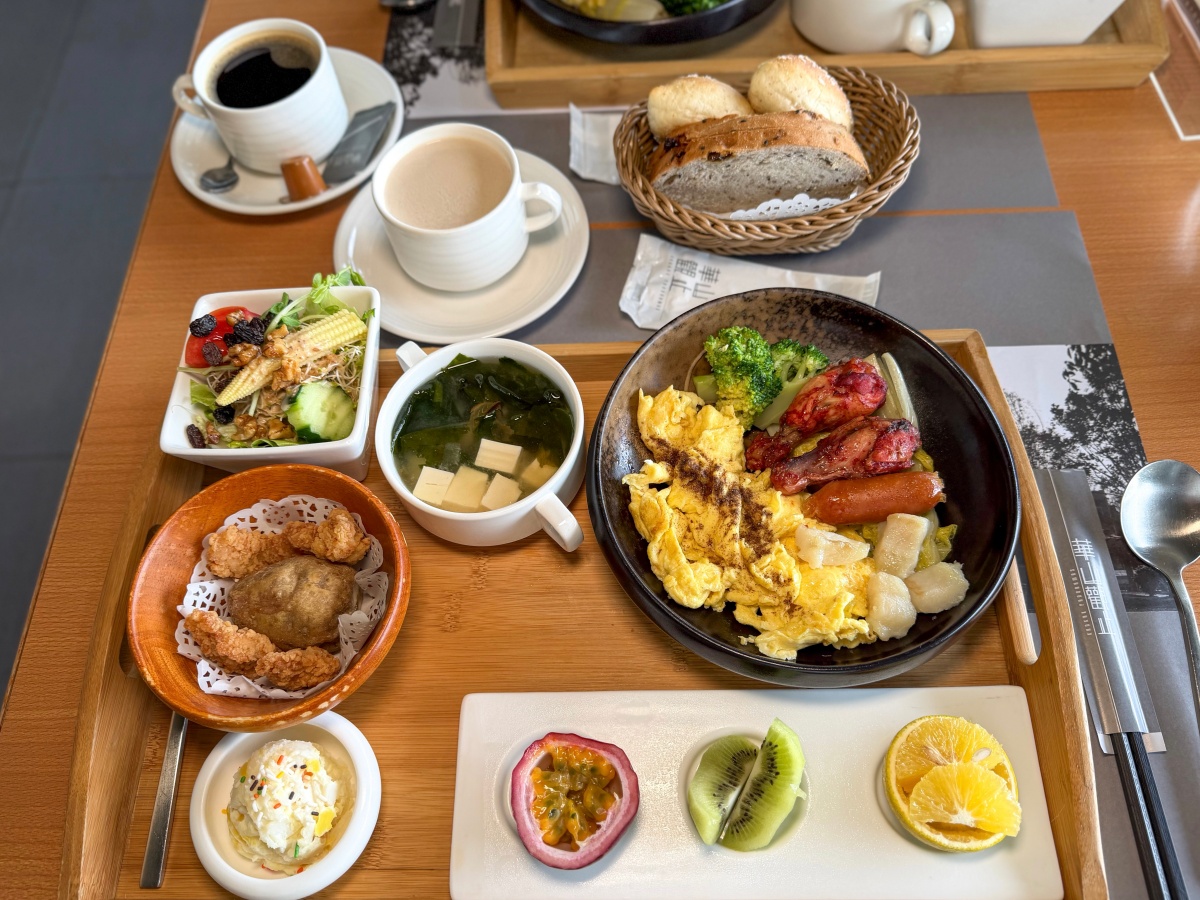 ❤旅宿分享❤【華山觀止一泊二食】住進雲霧與風月之間|清水模玻璃屋、觀景豪華套房、山景夜景與精緻套餐 - 第55張圖 ❤旅宿分享❤【華山觀止一泊二食】住進雲霧與風月之間|清水模玻璃屋、觀景豪華套房、山景夜景與精緻套餐