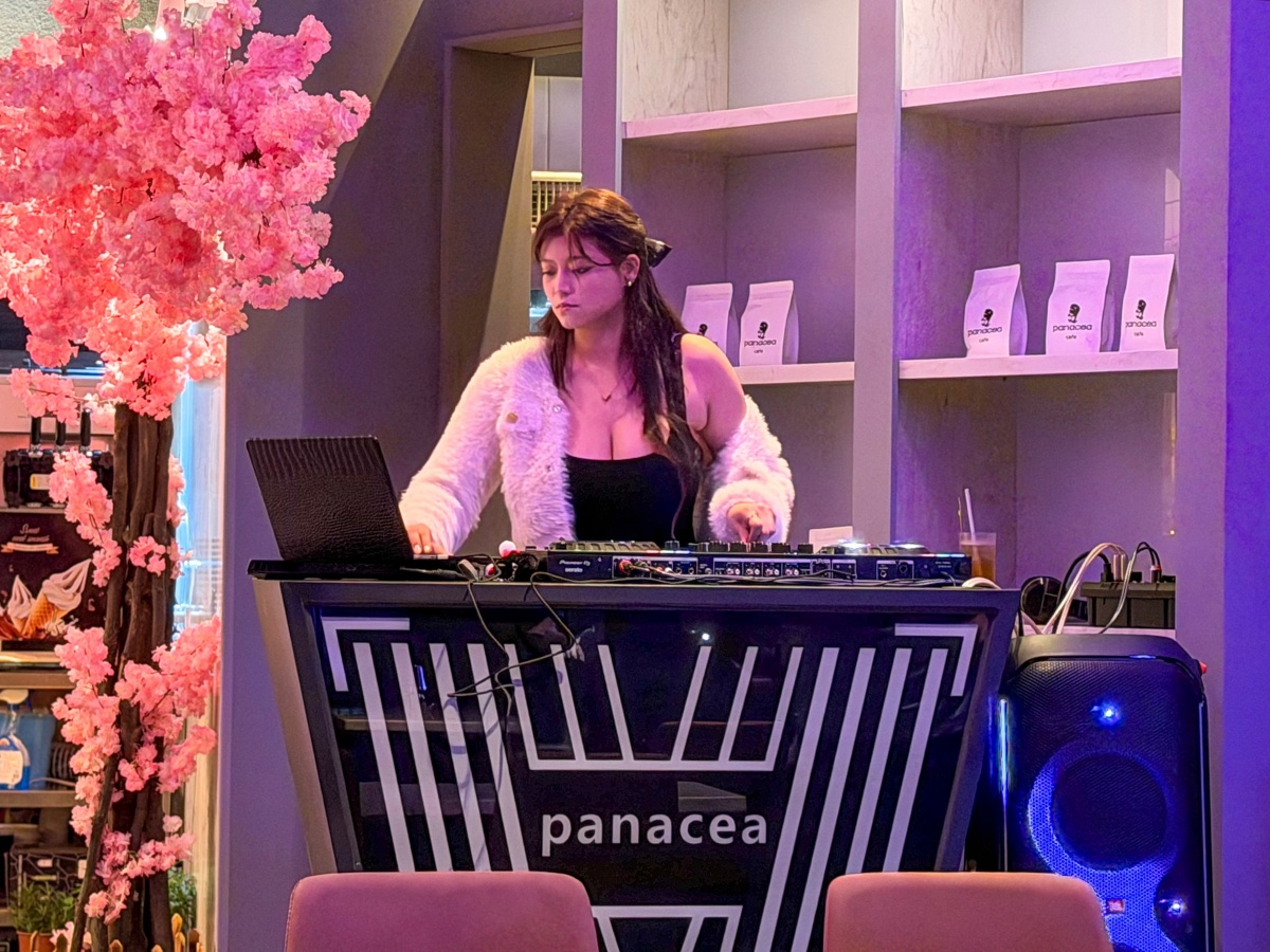 ❤美食分享❤【龍火 Panacea Cafe 新莊宏匯廣場】全台唯一 Coffee Raves 咖啡館｜日咖夜酒 × 黑蒜料理 × 精品咖啡一次體驗