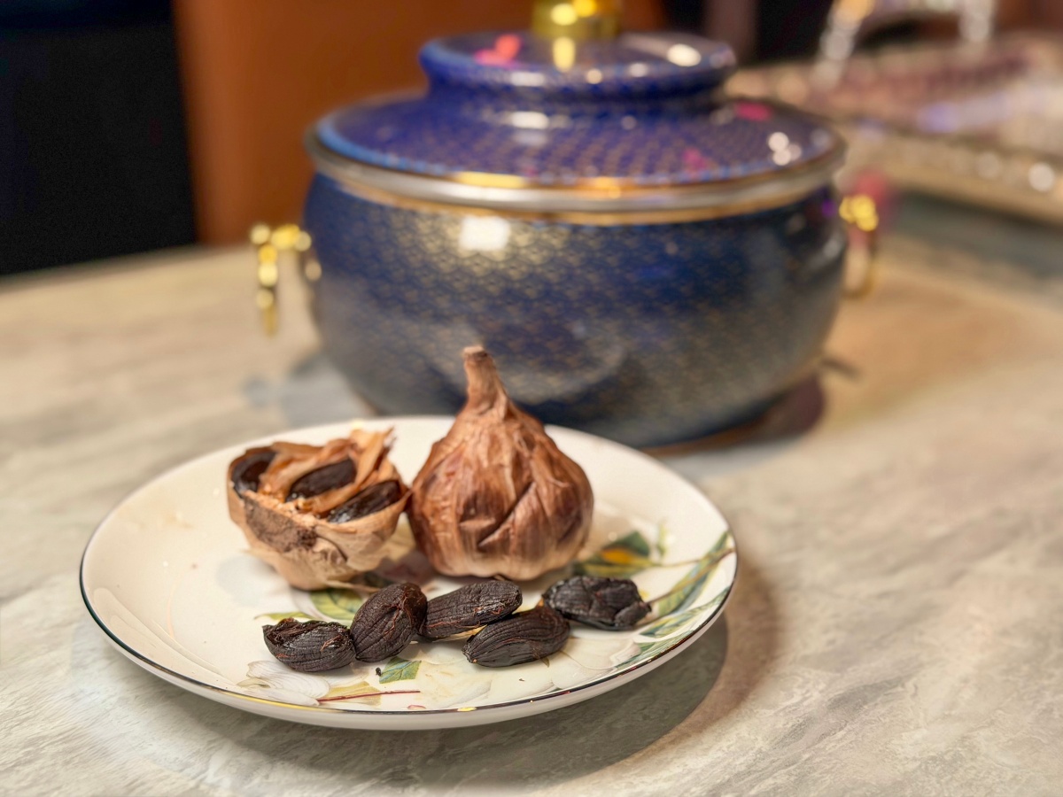 ❤美食分享❤【龍火 Panacea Cafe 新莊宏匯廣場】全台唯一 Coffee Raves 咖啡館｜日咖夜酒 × 黑蒜料理 × 精品咖啡一次體驗