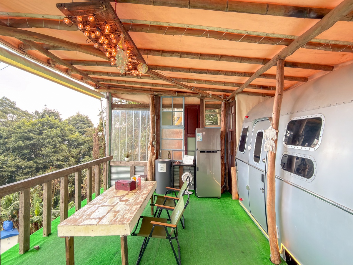 ❤旅宿分享❤【雲霧漫漫】苗栗懶人露營車住宿｜一泊四食、雲海山景全收錄