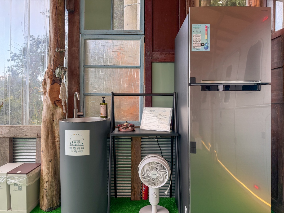 ❤旅宿分享❤【雲霧漫漫】苗栗懶人露營車住宿｜一泊四食、雲海山景全收錄