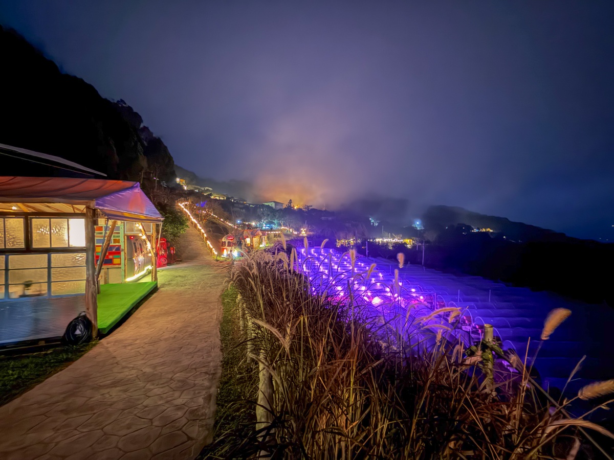 ❤旅宿分享❤【雲霧漫漫】苗栗懶人露營車住宿｜一泊四食、雲海山景全收錄