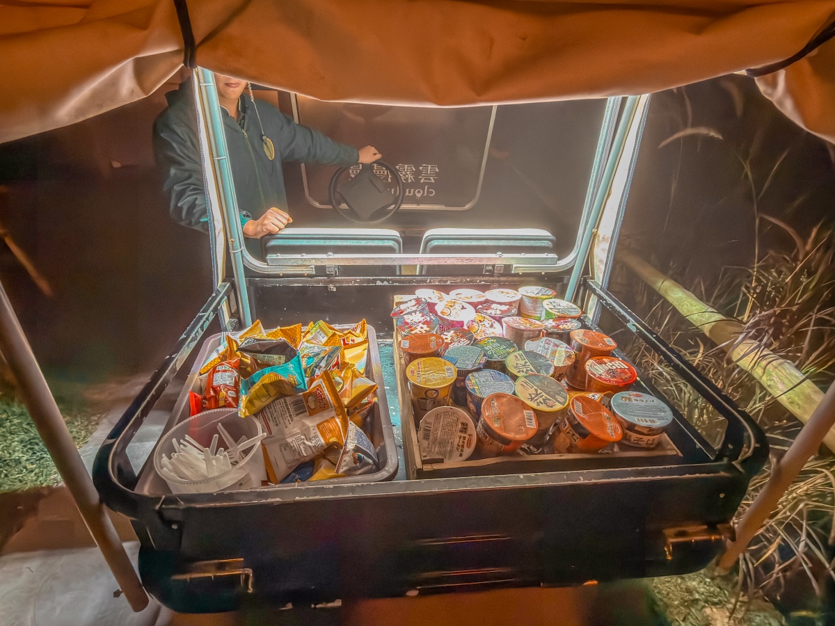 ❤旅宿分享❤【雲霧漫漫】苗栗懶人露營車住宿｜一泊四食、雲海山景全收錄