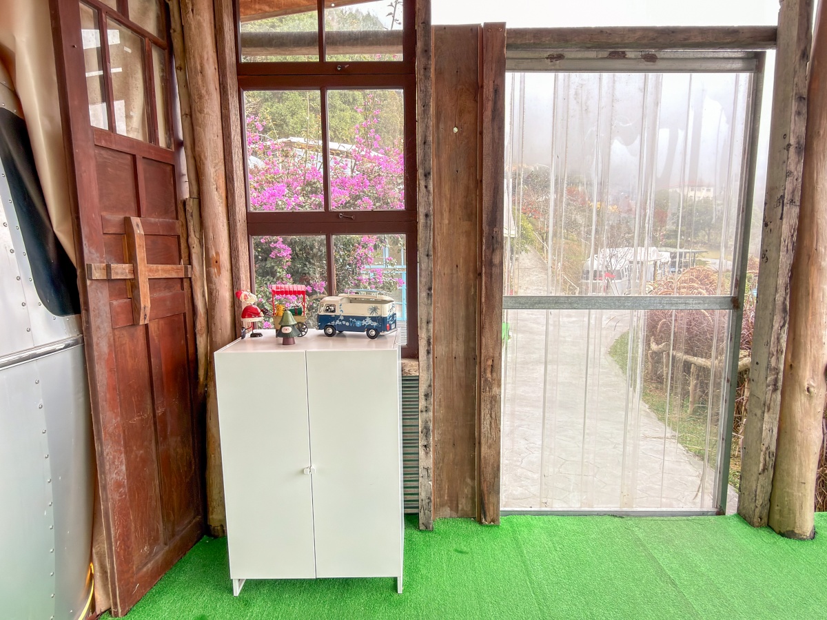 ❤旅宿分享❤【雲霧漫漫】苗栗懶人露營車住宿｜一泊四食、雲海山景全收錄