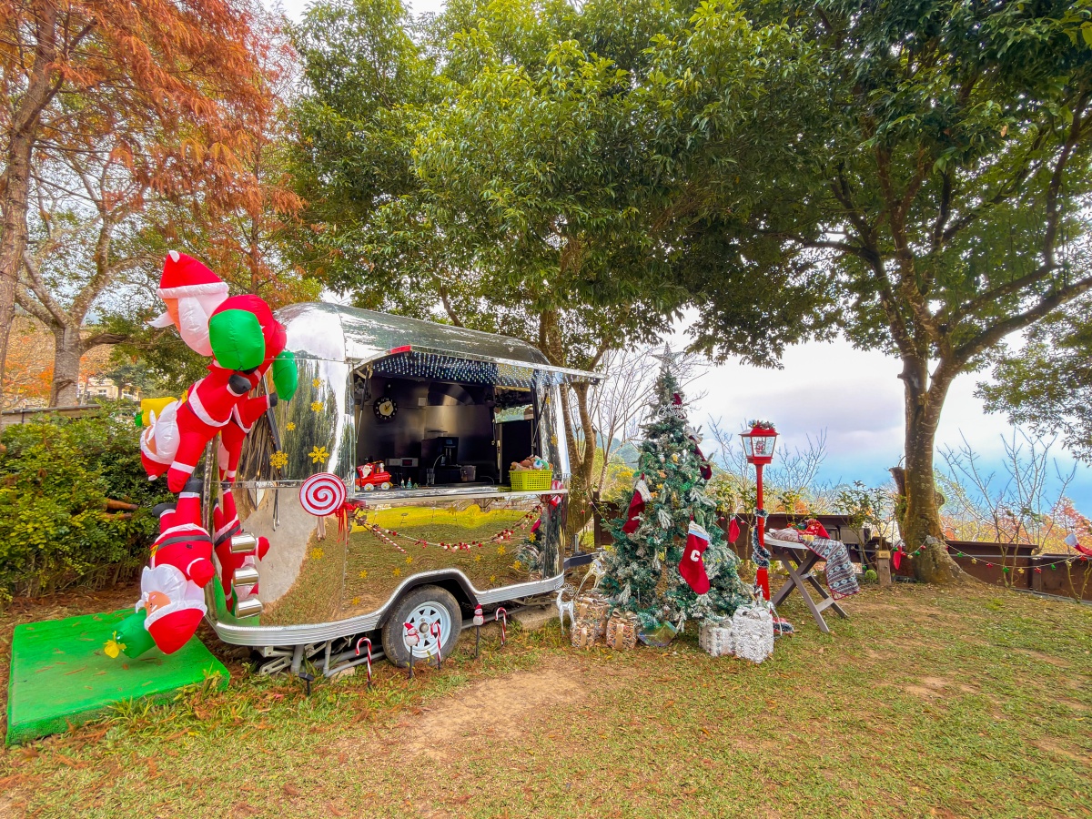 ❤旅宿分享❤【雲霧漫漫】苗栗懶人露營車住宿｜一泊四食、雲海山景全收錄