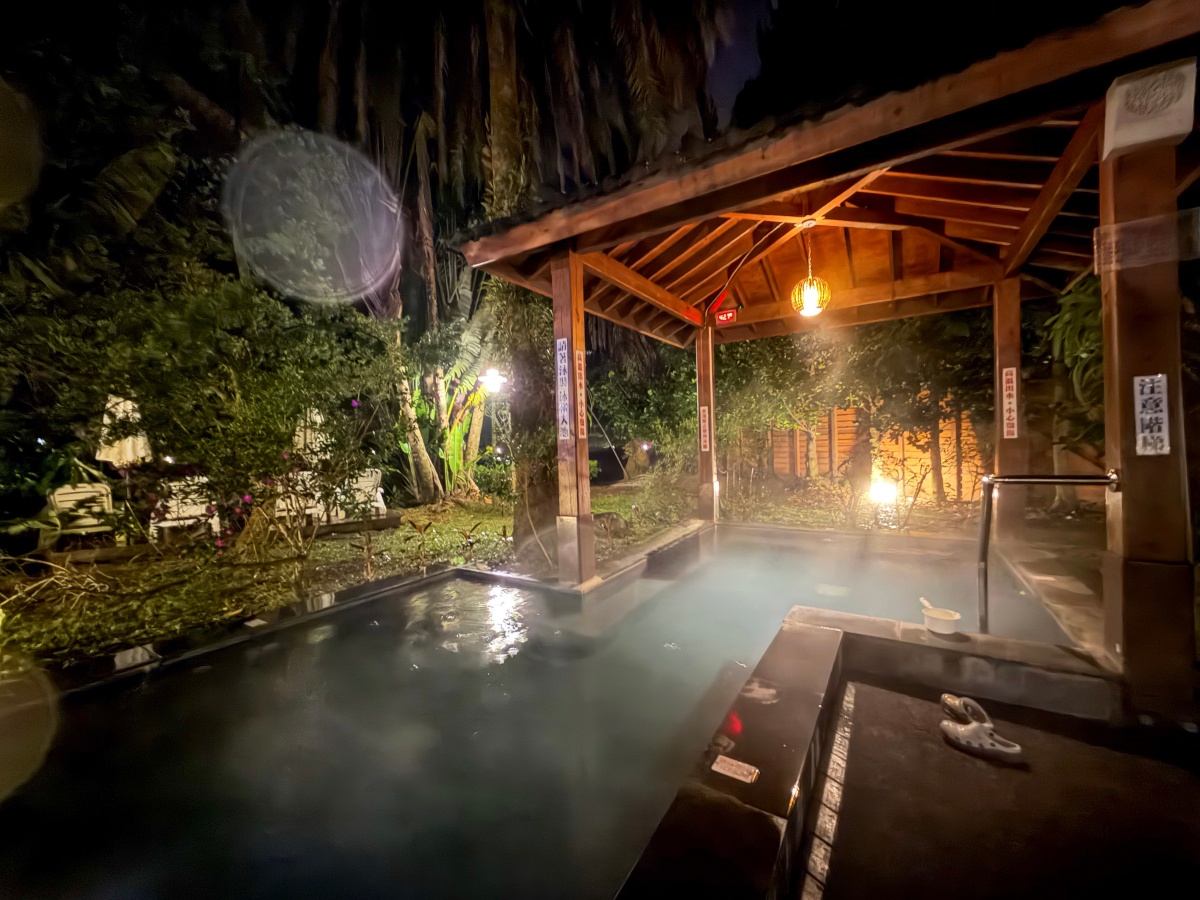 ❤旅宿分享❤【會來尖石溫泉渡假村】新竹尖石露營車推薦｜被落羽松包圍的懶人露營車，在森林裡醒來再去泡溫泉