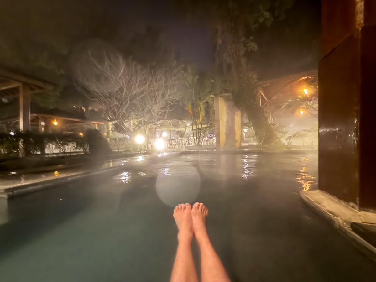 ❤旅宿分享❤【會來尖石溫泉渡假村】新竹尖石露營車推薦｜被落羽松包圍的懶人露營車，在森林裡醒來再去泡溫泉