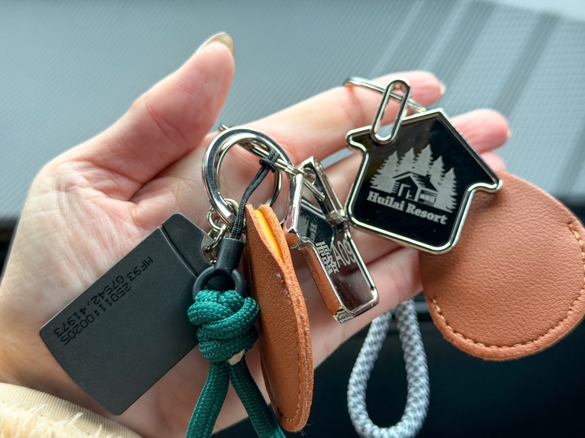 ❤旅宿分享❤【會來尖石溫泉渡假村】新竹尖石露營車推薦｜被落羽松包圍的懶人露營車，在森林裡醒來再去泡溫泉