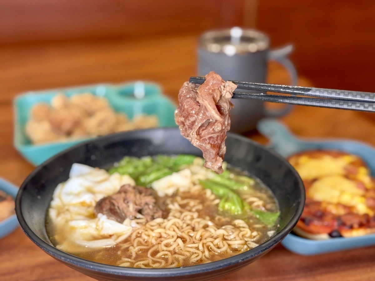 【保國衛民|漫畫包廂.共享空間.高雄九如店】高雄包廂漫畫店推薦。火車站附近漫畫包廂,獨立包廂計時制、安靜不被打擾 - 第38張圖 【保國衛民|漫畫包廂.共享空間.高雄九如店】高雄包廂漫畫店推薦。火車站附近漫畫包廂,獨立包廂計時制、安靜不被打擾