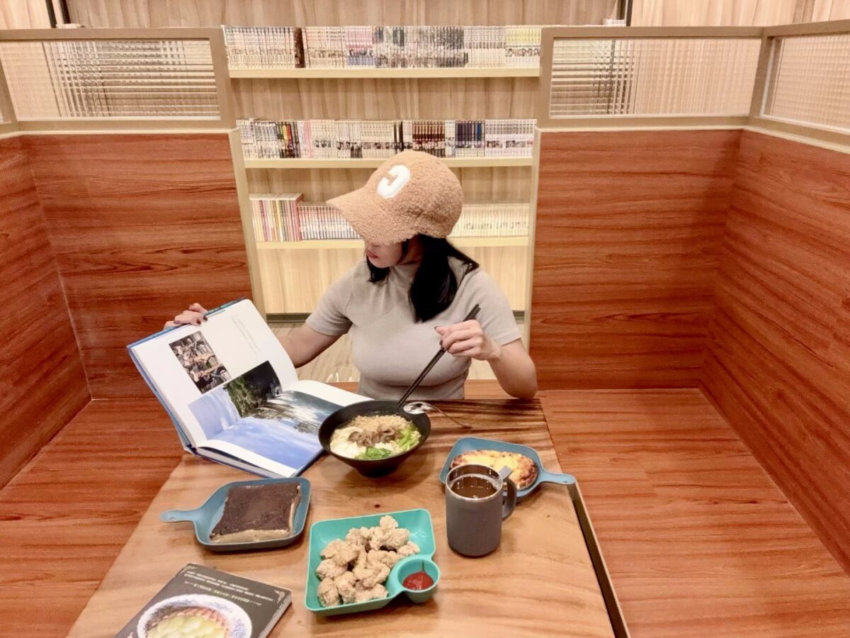 【保國衛民|漫畫包廂.共享空間.高雄九如店】高雄包廂漫畫店推薦。火車站附近漫畫包廂,獨立包廂計時制、安靜不被打擾 - 第37張圖 【保國衛民|漫畫包廂.共享空間.高雄九如店】高雄包廂漫畫店推薦。火車站附近漫畫包廂,獨立包廂計時制、安靜不被打擾