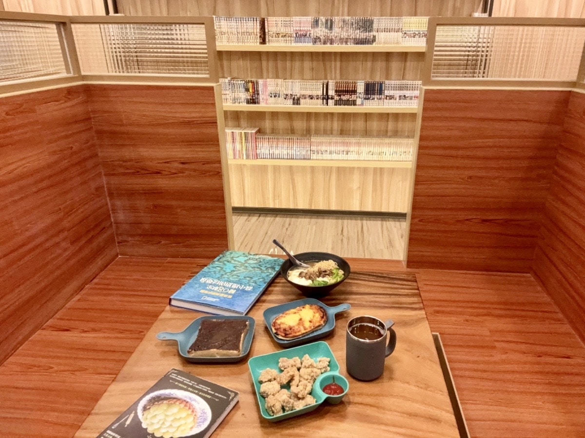 【保國衛民|漫畫包廂.共享空間.高雄九如店】高雄包廂漫畫店推薦。火車站附近漫畫包廂,獨立包廂計時制、安靜不被打擾 - 第9張圖 【保國衛民|漫畫包廂.共享空間.高雄九如店】高雄包廂漫畫店推薦。火車站附近漫畫包廂,獨立包廂計時制、安靜不被打擾