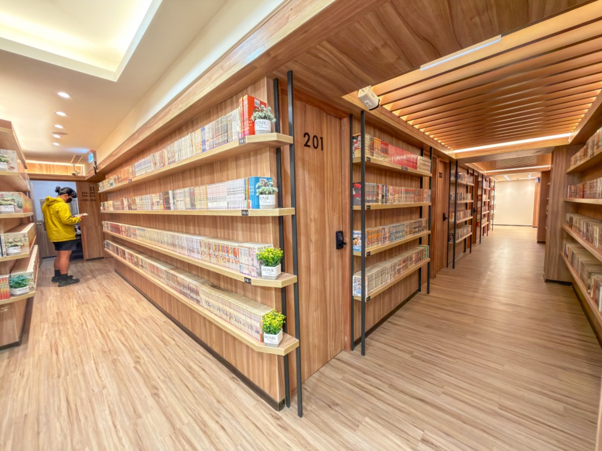 【保國衛民|漫畫包廂.共享空間.高雄九如店】高雄包廂漫畫店推薦。火車站附近漫畫包廂,獨立包廂計時制、安靜不被打擾 - 第34張圖 【保國衛民|漫畫包廂.共享空間.高雄九如店】高雄包廂漫畫店推薦。火車站附近漫畫包廂,獨立包廂計時制、安靜不被打擾