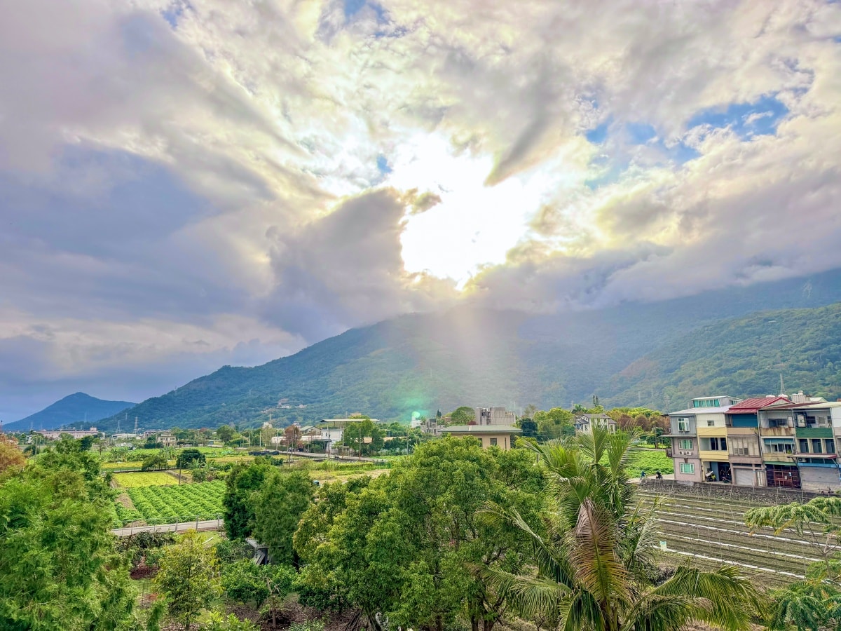 ❤旅宿分享❤【藍天普悠瑪民宿．獨棟山景庭院】花蓮卑南族文化民宿推薦｜入住VIP雙人套房體驗原民風情