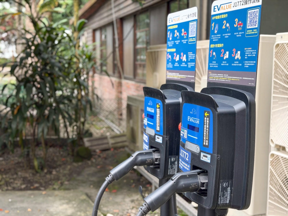 ❤旅宿分享❤【芳草古樹花園｜餐廳｜民宿】全國唯一菸樓改建民宿