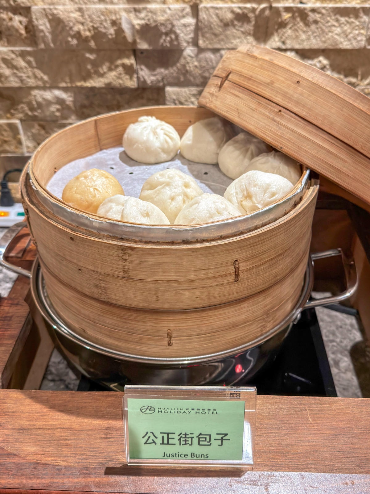 ❤旅宿分享❤【花蓮假期飯店 Hualien Holiday Hotel】市區質感住宿推薦，親子友善＋停車充電一次到位