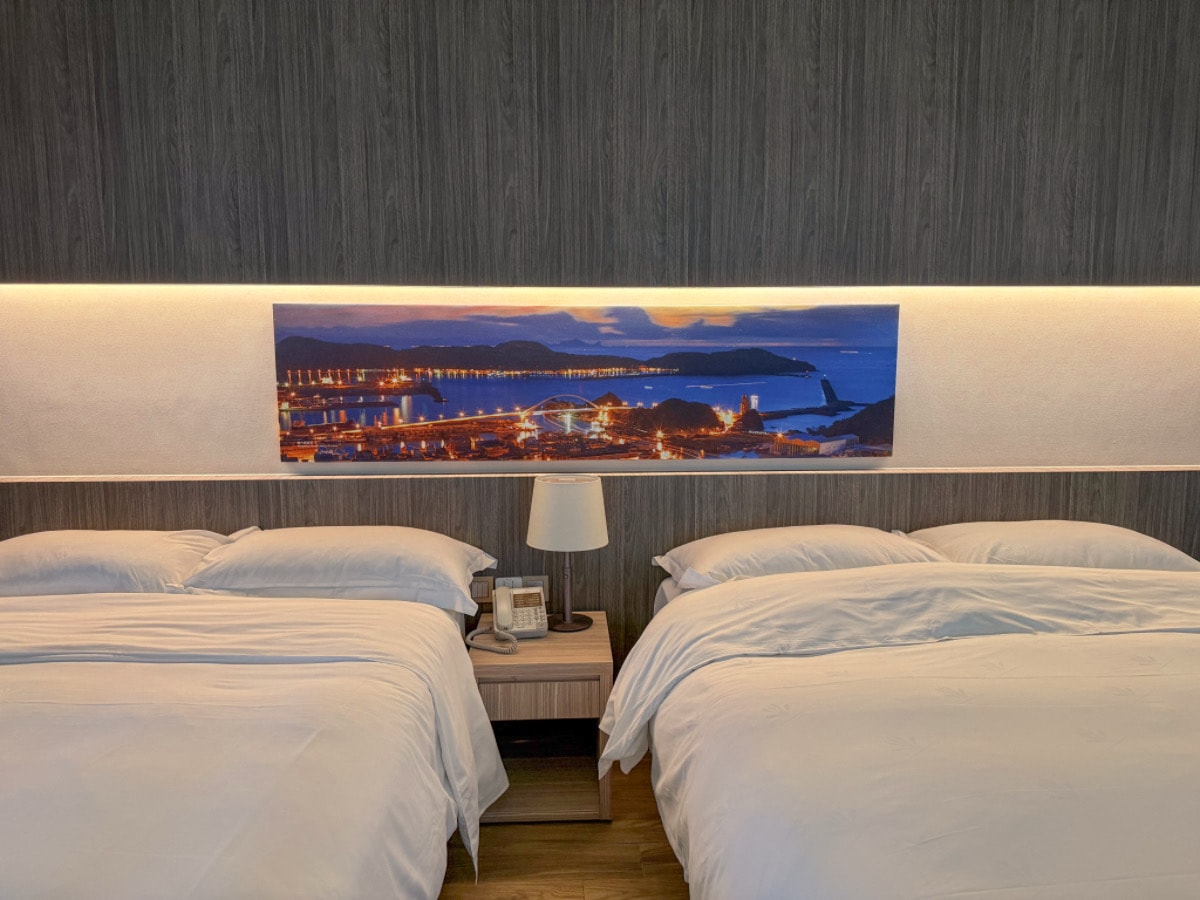 ❤旅宿分享❤【村却國際溫泉酒店】宜蘭羅東五星級溫泉飯店推薦｜（限時開團：一泊二食專案 2大送2小）270度百萬夜景 × 雙湯溫泉客房 × 星空酒吧微醺之夜