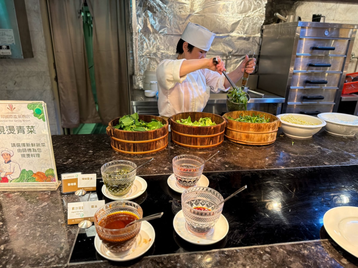 ❤旅宿分享❤【村却國際溫泉酒店】宜蘭羅東五星級溫泉飯店推薦｜（限時開團：一泊二食專案 2大送2小）270度百萬夜景 × 雙湯溫泉客房 × 星空酒吧微醺之夜
