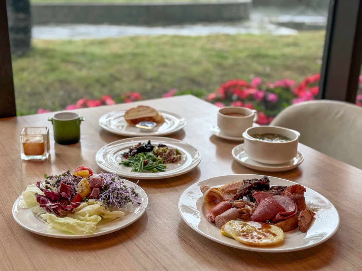 ❤旅宿分享❤【村却國際溫泉酒店】宜蘭羅東五星級溫泉飯店推薦｜（限時開團：一泊二食專案 2大送2小）270度百萬夜景 × 雙湯溫泉客房 × 星空酒吧微醺之夜
