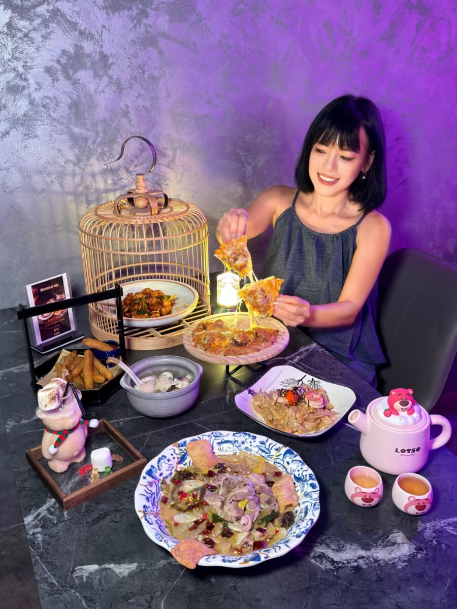 ❤美食分享❤【ROUND UP創意料理】隱身城市裡的粉紅夢境。台北東區地下室的粉色派對空間，從料理到超夢幻KTV粉紅包廂都讓人上癮！