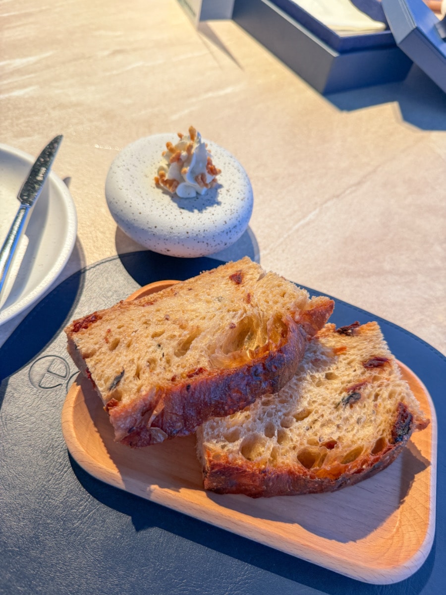❤美食分享❤【eoi 極致餐飲】春日綻放 超級特惠午餐｜台北信義區美食全台首間 LED Fine Dining！環遊世界的沉浸式餐飲體驗